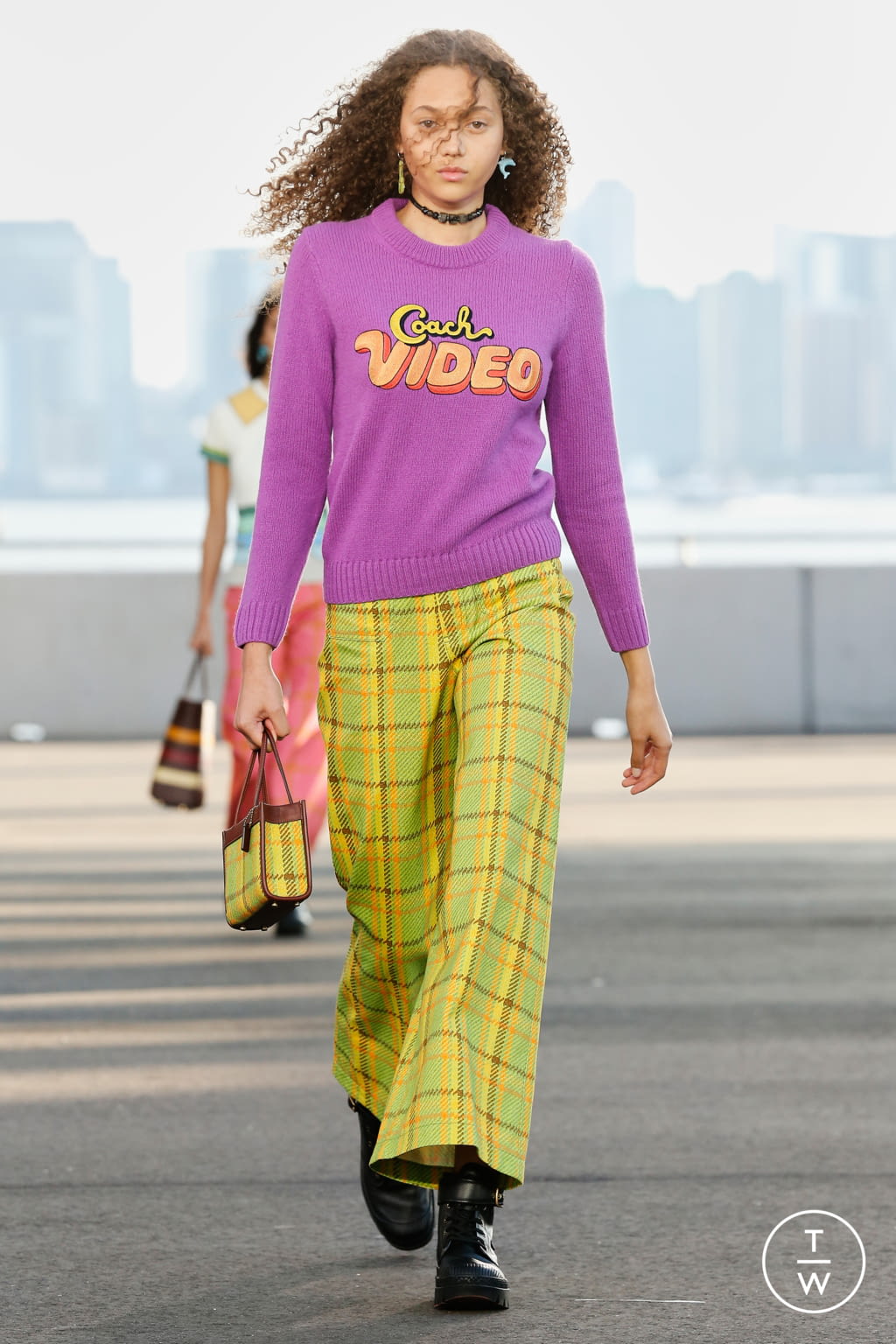 Fashion Week New York Spring/Summer 2022 look 40 from the Coach collection womenswear