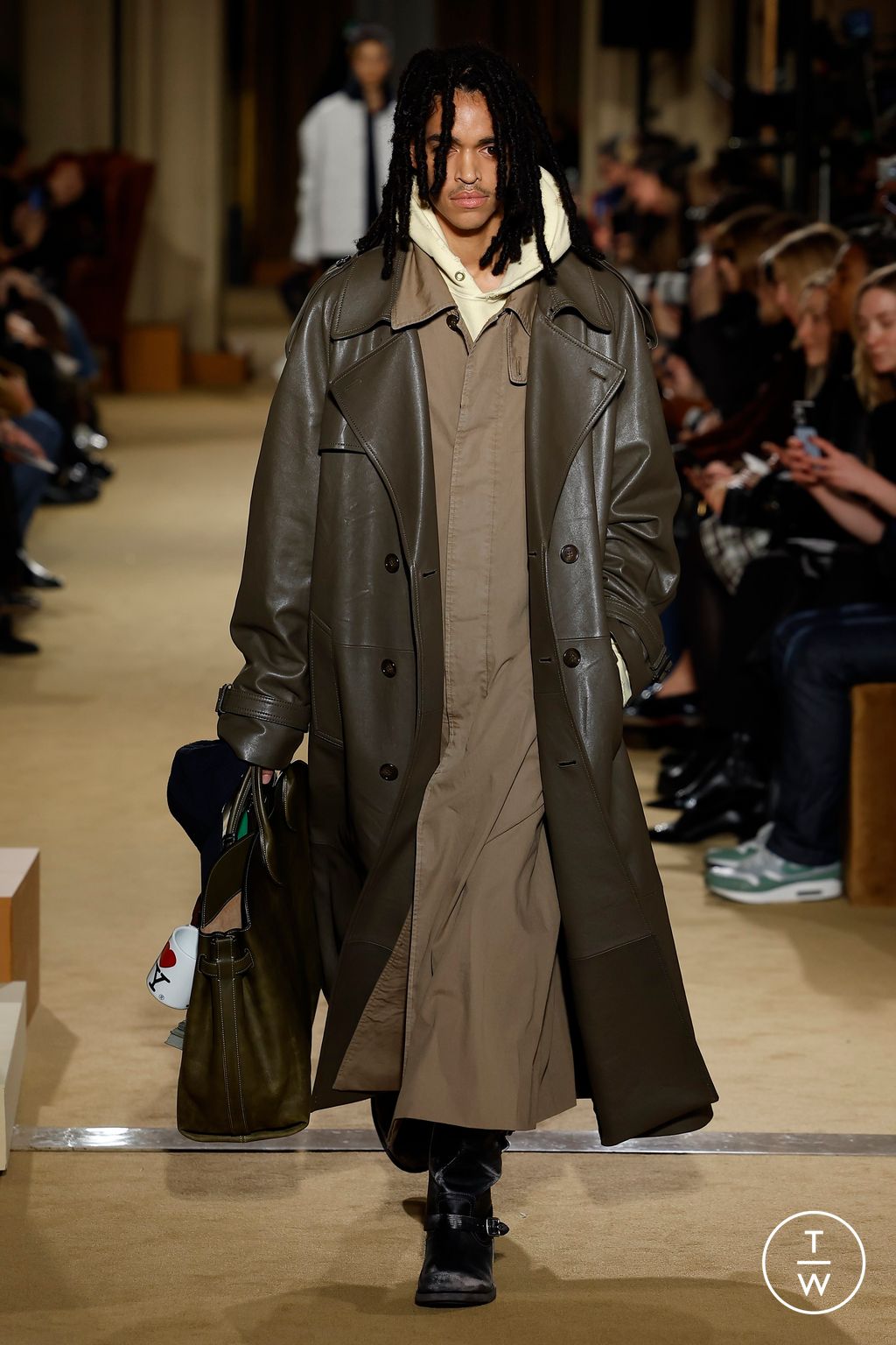 Fashion Week New York Fall/Winter 2024 look 20 from the Coach collection 女装