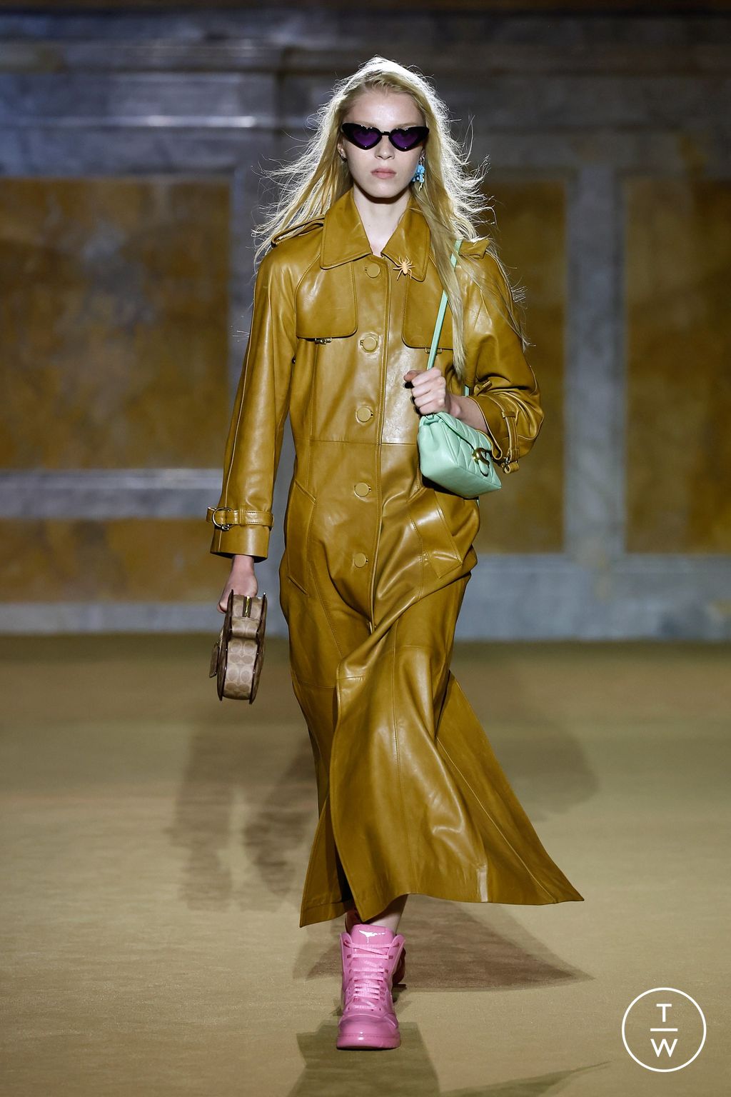 Fashion Week New York Spring/Summer 2024 look 20 from the Coach collection womenswear