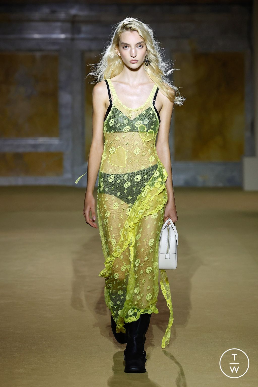 Fashion Week New York Spring/Summer 2024 look 34 from the Coach collection womenswear