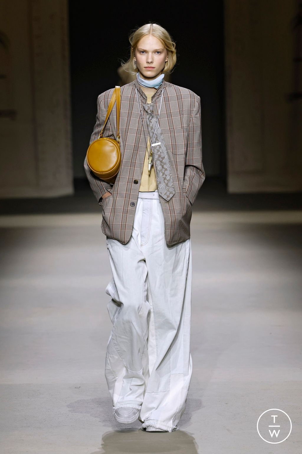 Fashion Week New York Spring/Summer 2026 look 36 from the Coach collection womenswear