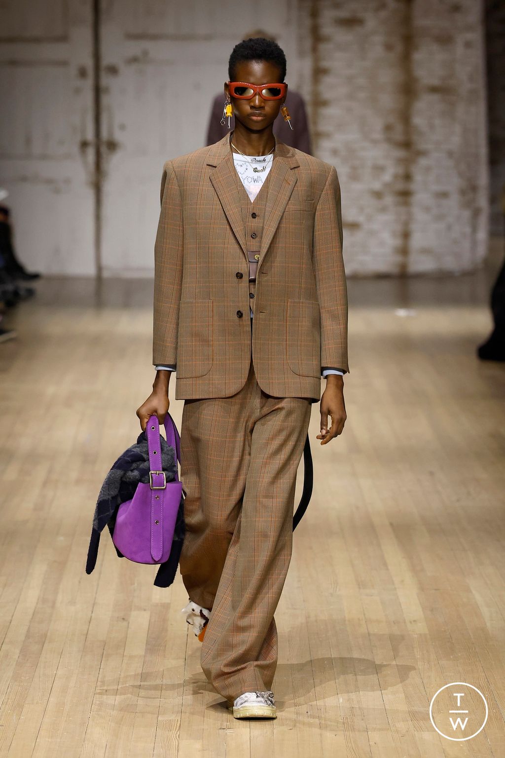 Fashion Week New York Fall/Winter 2025 look 16 from the Coach collection 女装