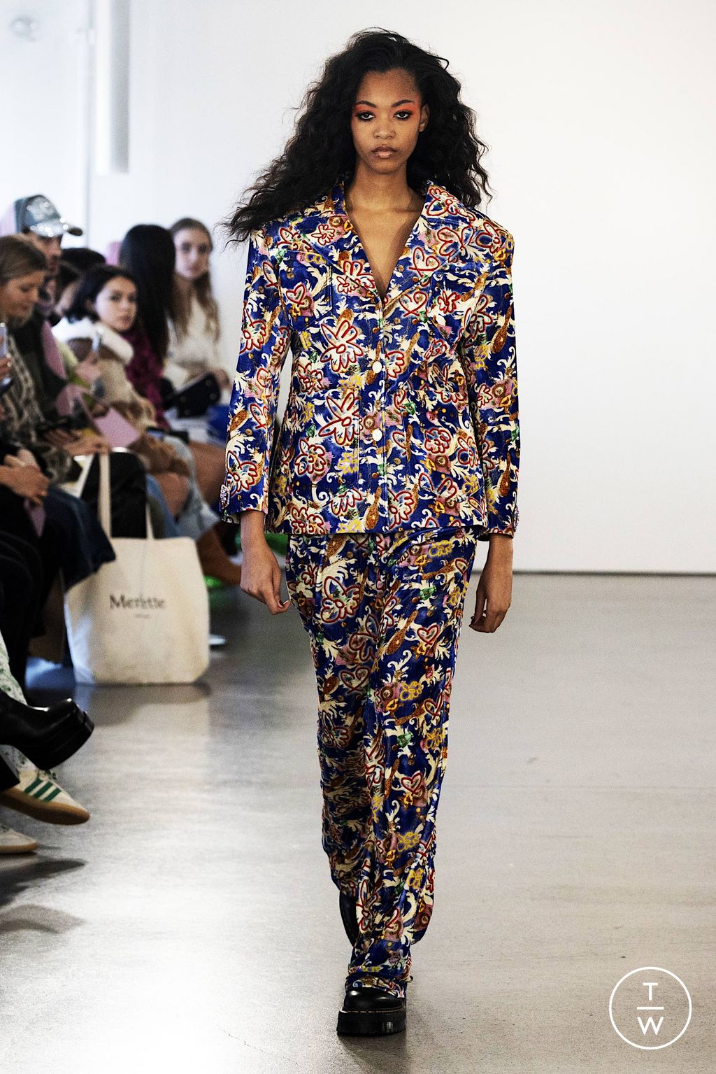 Fashion Week New York Fall/Winter 2023 look 24 de la collection Colin Locascio womenswear