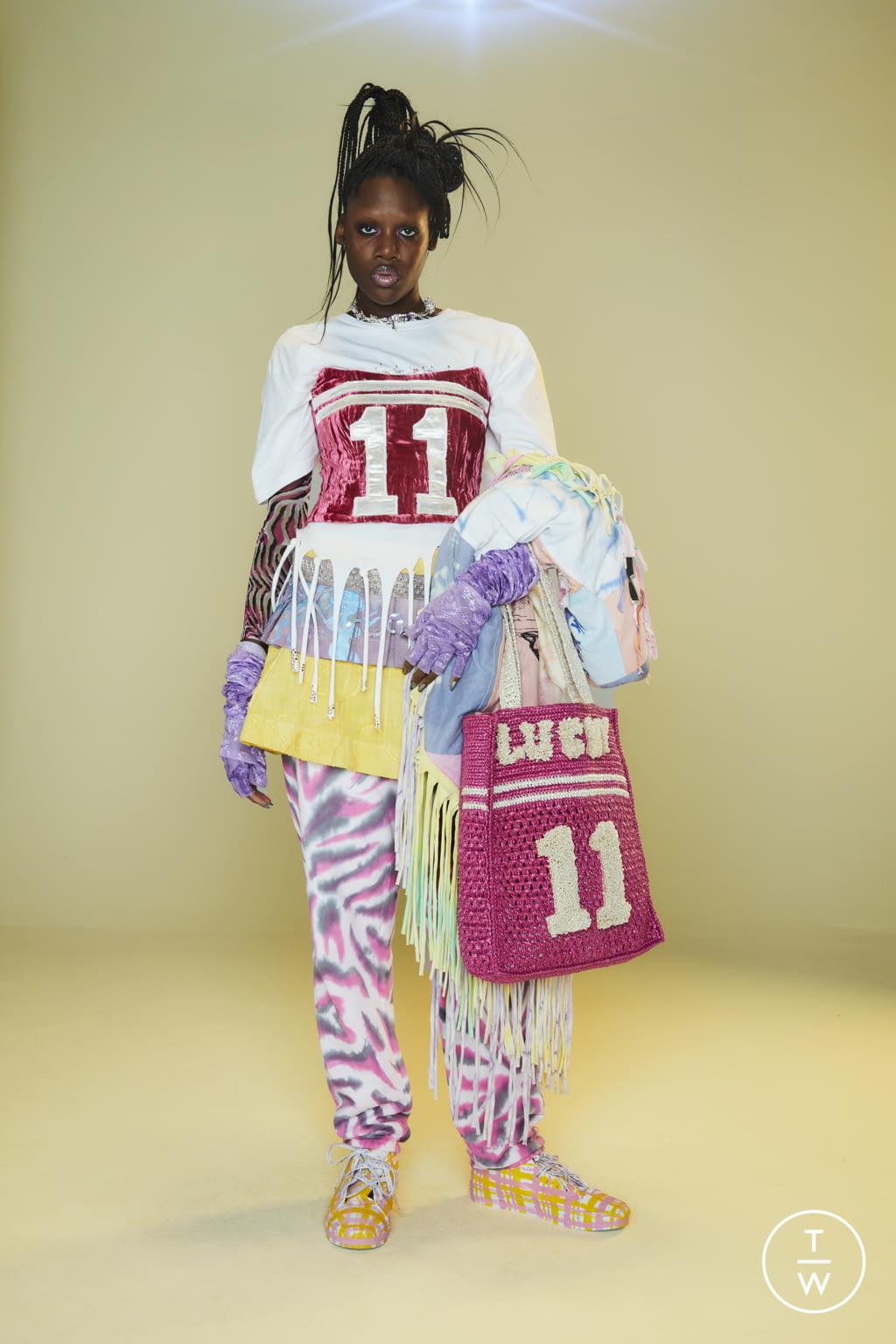 Fashion Week New York Fall/Winter 2022 look 25 de la collection Collina Strada womenswear