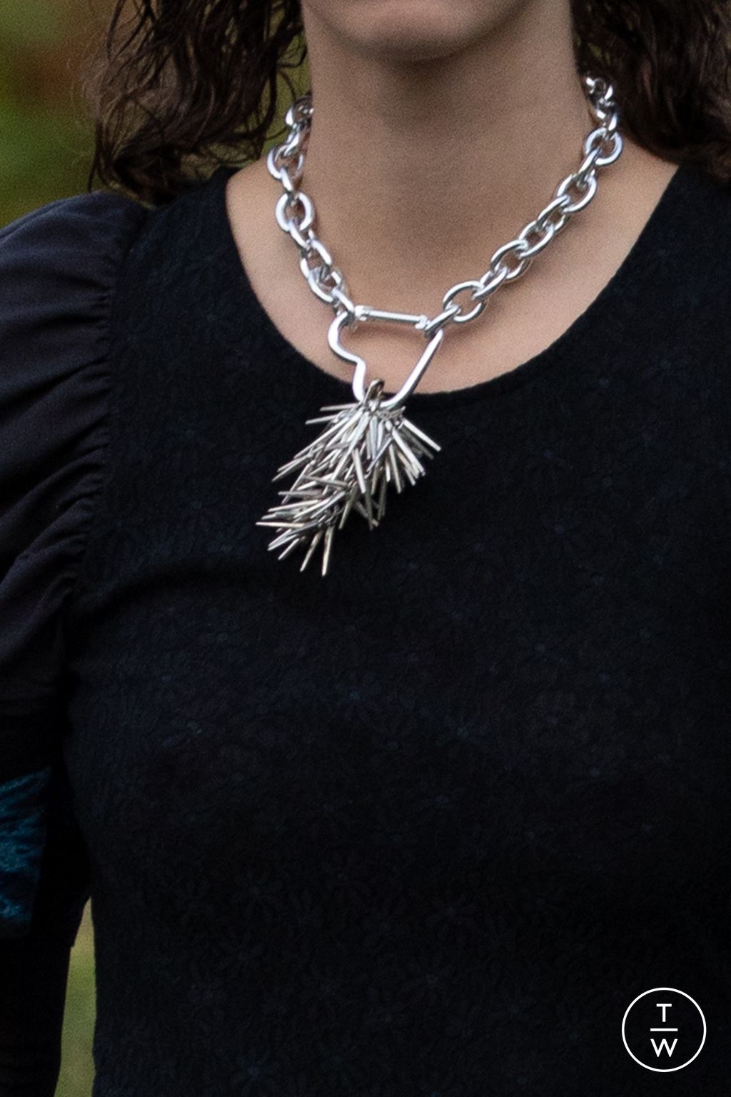 Fashion Week New York Spring/Summer 2023 look 15 de la collection Collina Strada womenswear accessories