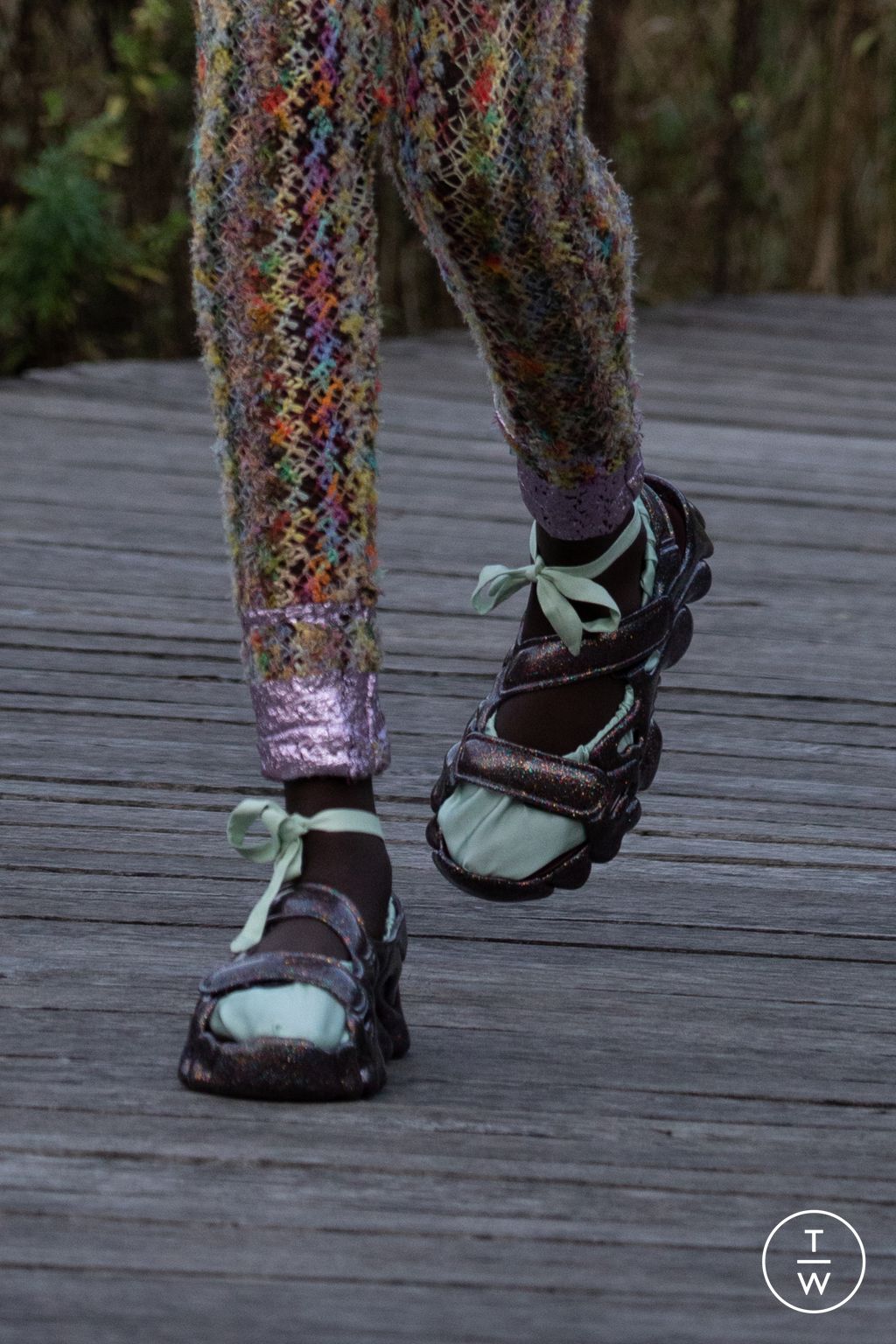 Fashion Week New York Spring/Summer 2023 look 8 de la collection Collina Strada womenswear accessories