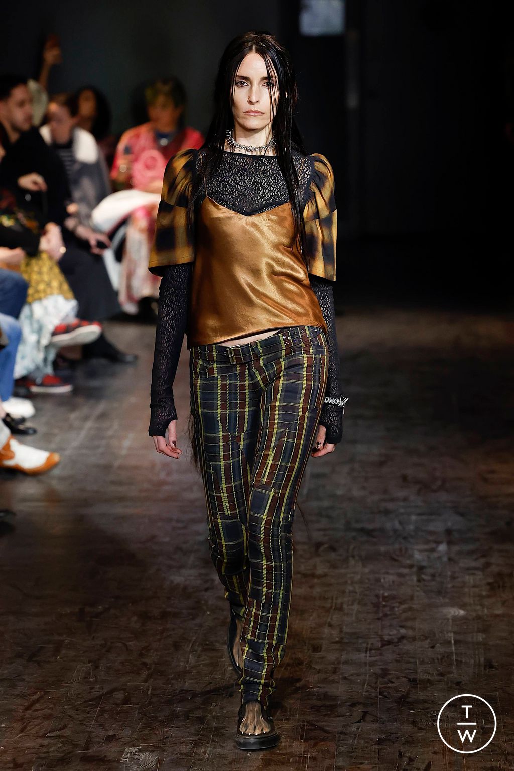 Fashion Week New York Fall/Winter 2023 look 1 de la collection Collina Strada womenswear