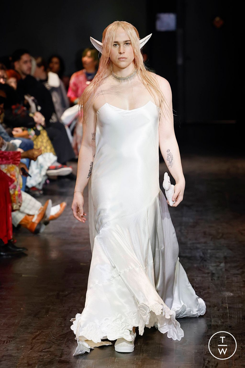 Fashion Week New York Fall/Winter 2023 look 39 de la collection Collina Strada womenswear