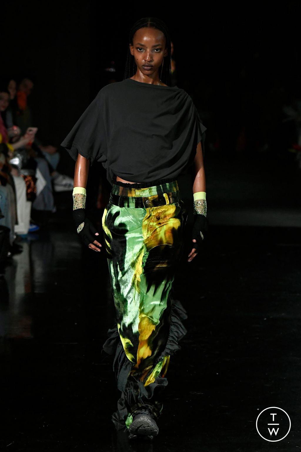 Fashion Week New York Fall/Winter 2024 look 1 de la collection Collina Strada womenswear