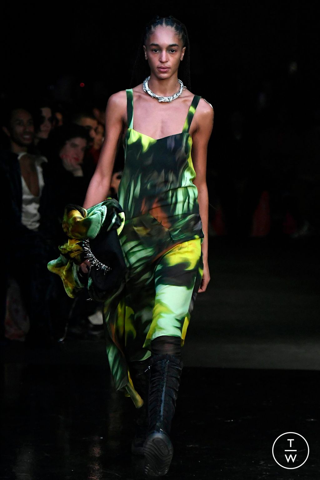 Fashion Week New York Fall/Winter 2024 look 2 de la collection Collina Strada womenswear