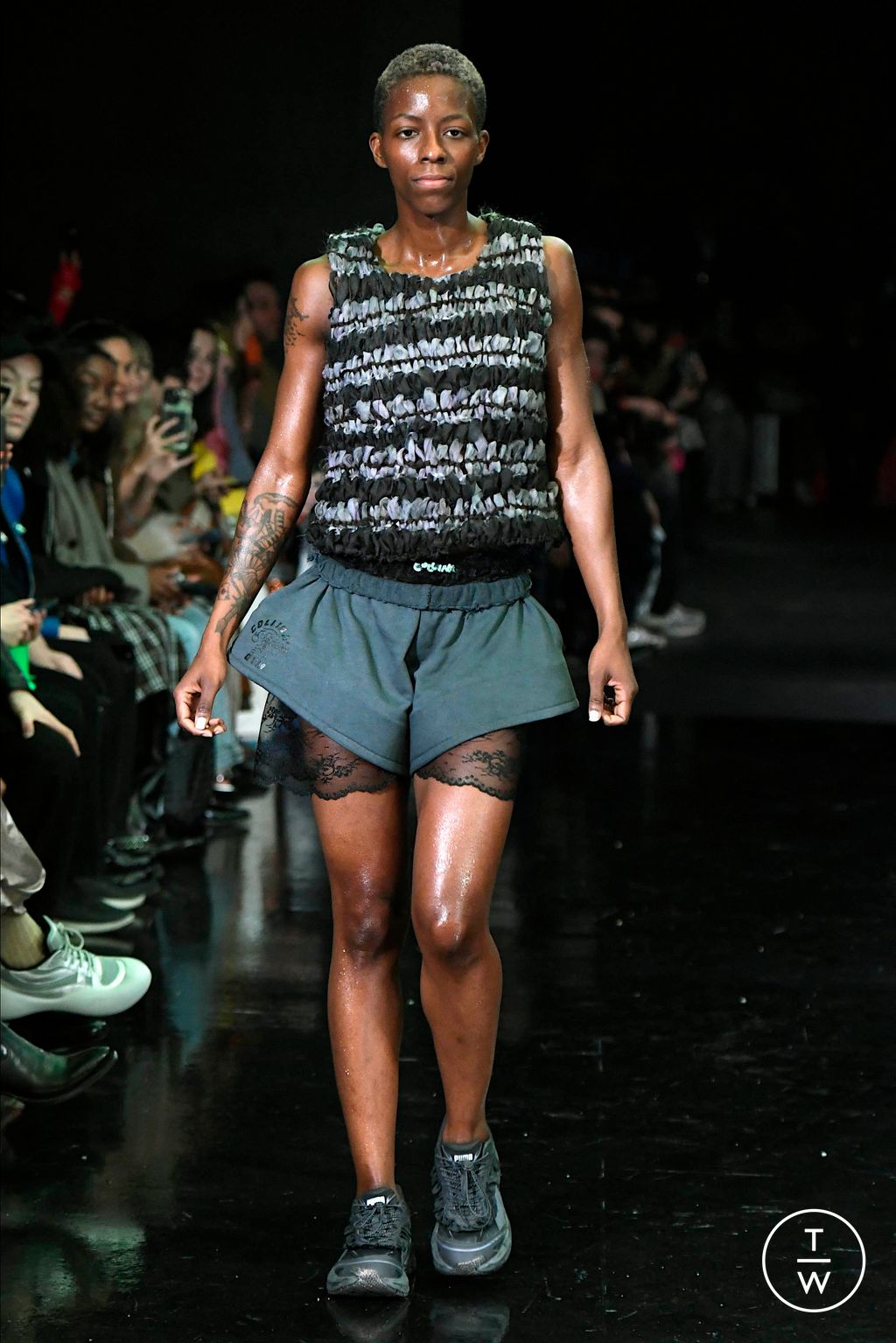 Fashion Week New York Fall/Winter 2024 look 14 de la collection Collina Strada womenswear