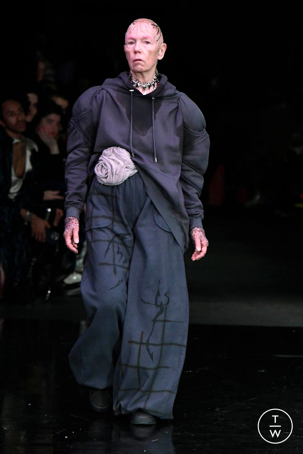 Fashion Week New York Fall/Winter 2024 look 15 de la collection Collina Strada womenswear