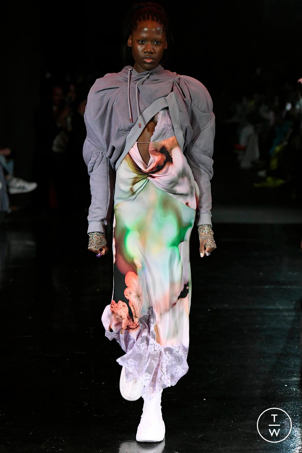 Fashion Week New York Fall/Winter 2024 look 17 de la collection Collina Strada womenswear