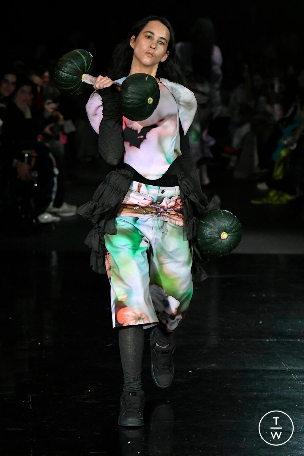 Fashion Week New York Fall/Winter 2024 look 18 de la collection Collina Strada womenswear