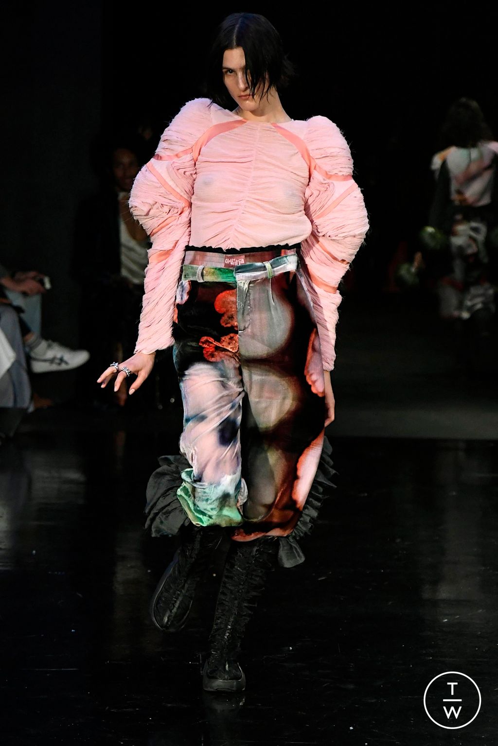 Fashion Week New York Fall/Winter 2024 look 19 de la collection Collina Strada womenswear