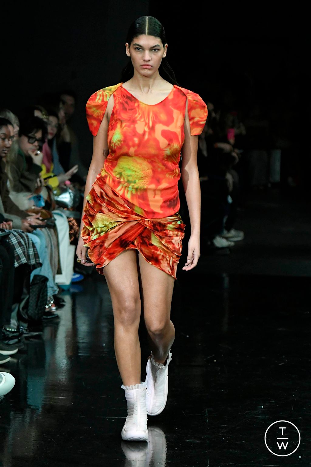 Fashion Week New York Fall/Winter 2024 look 25 de la collection Collina Strada womenswear