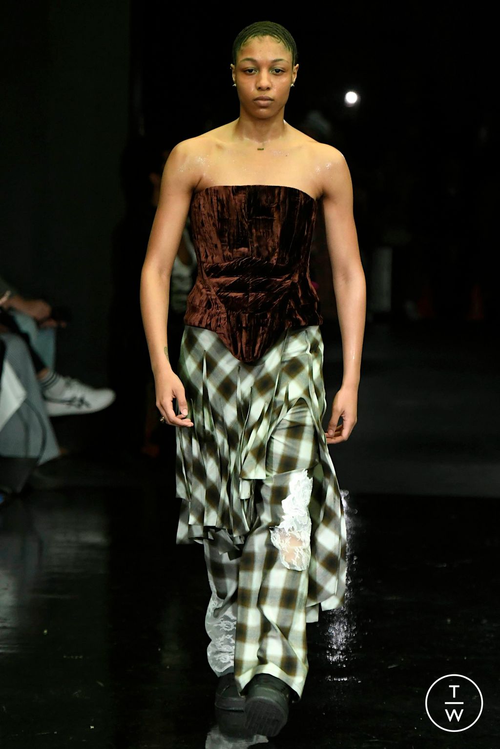 Fashion Week New York Fall/Winter 2024 look 30 de la collection Collina Strada womenswear
