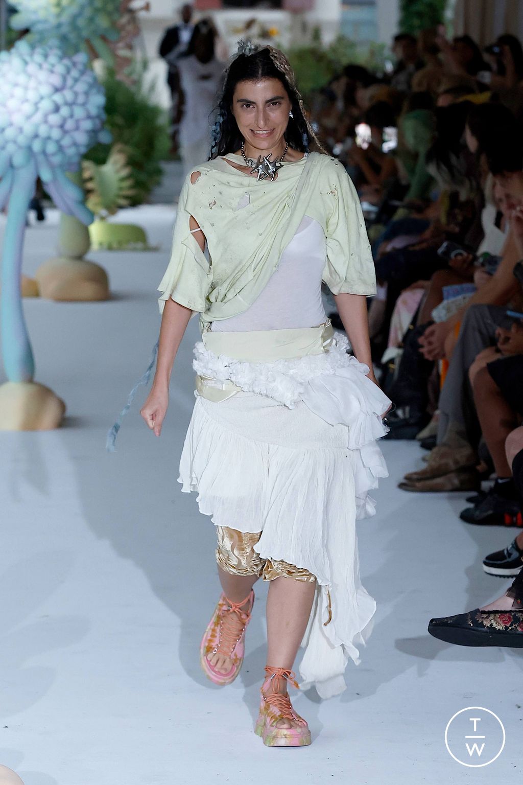 Fashion Week New York Spring/Summer 2024 look 12 from the Collina Strada collection 女装