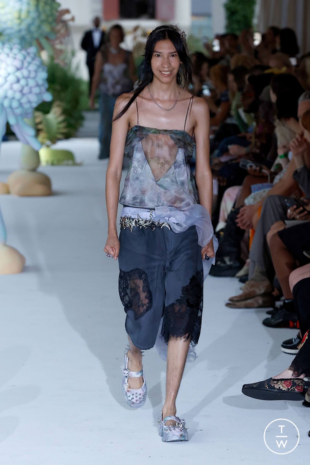 Fashion Week New York Spring/Summer 2024 look 19 from the Collina Strada collection 女装