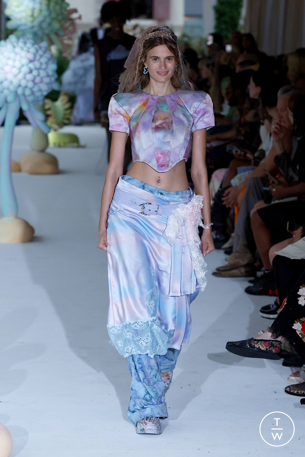 Fashion Week New York Spring/Summer 2024 look 23 de la collection Collina Strada womenswear