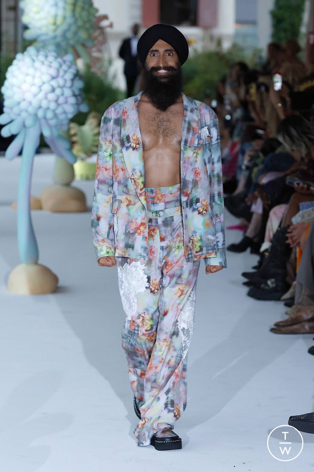 Fashion Week New York Spring/Summer 2024 look 25 de la collection Collina Strada womenswear