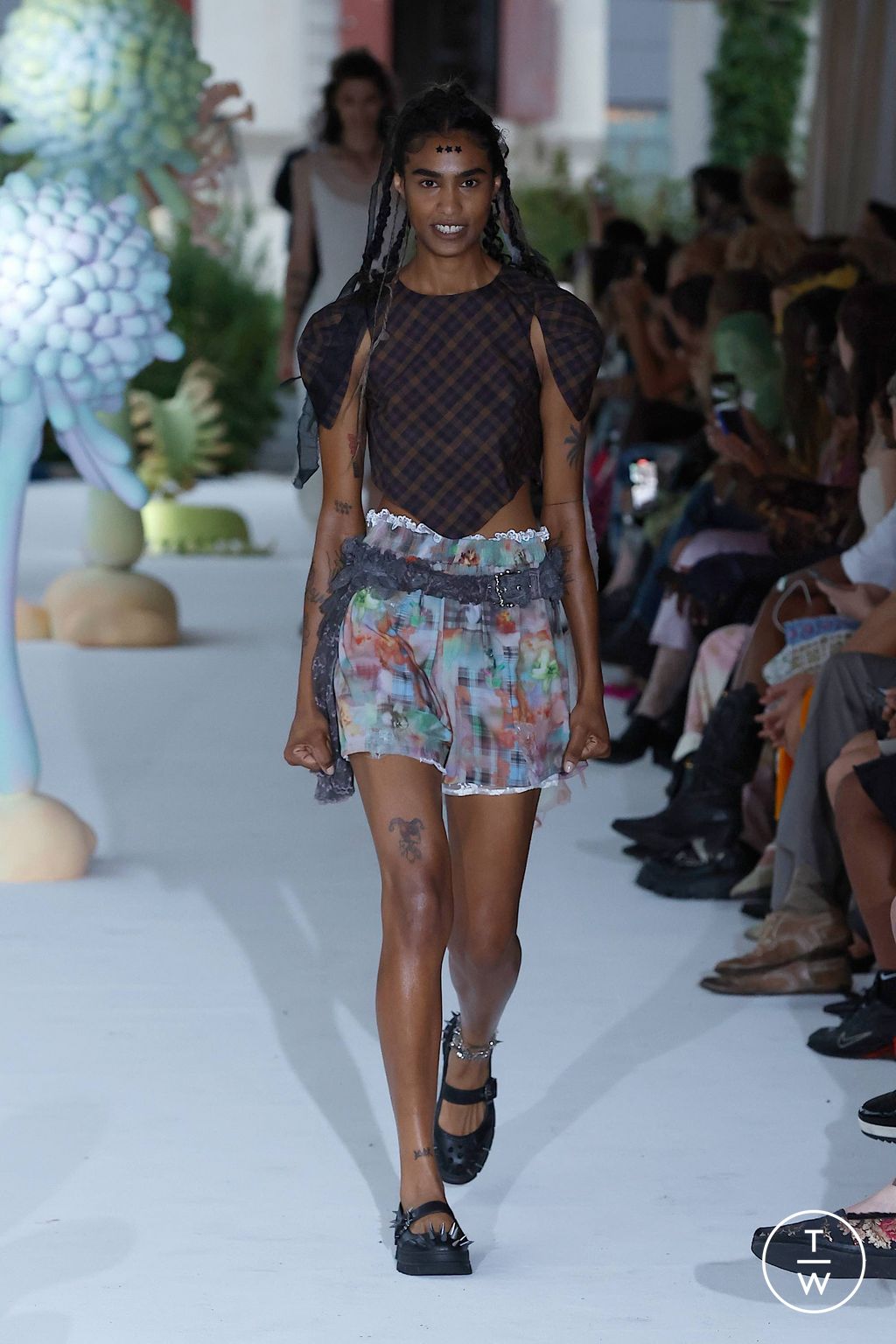 Fashion Week New York Spring/Summer 2024 look 28 de la collection Collina Strada womenswear