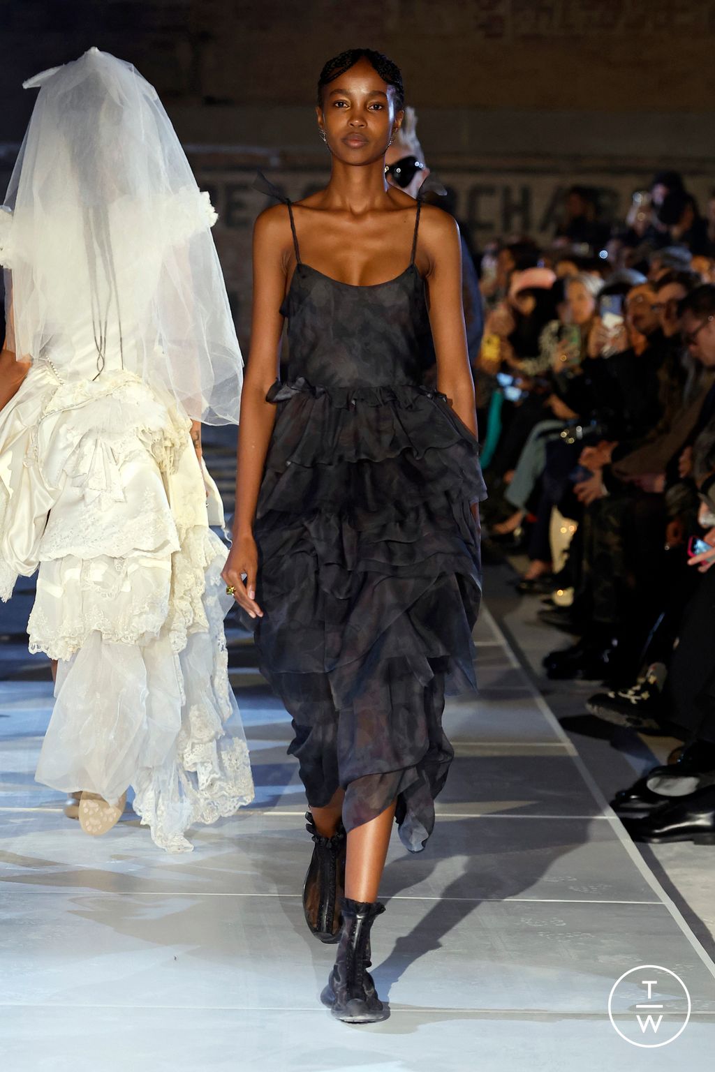 Fashion Week New York Fall/Winter 2025 look 35 de la collection Collina Strada womenswear