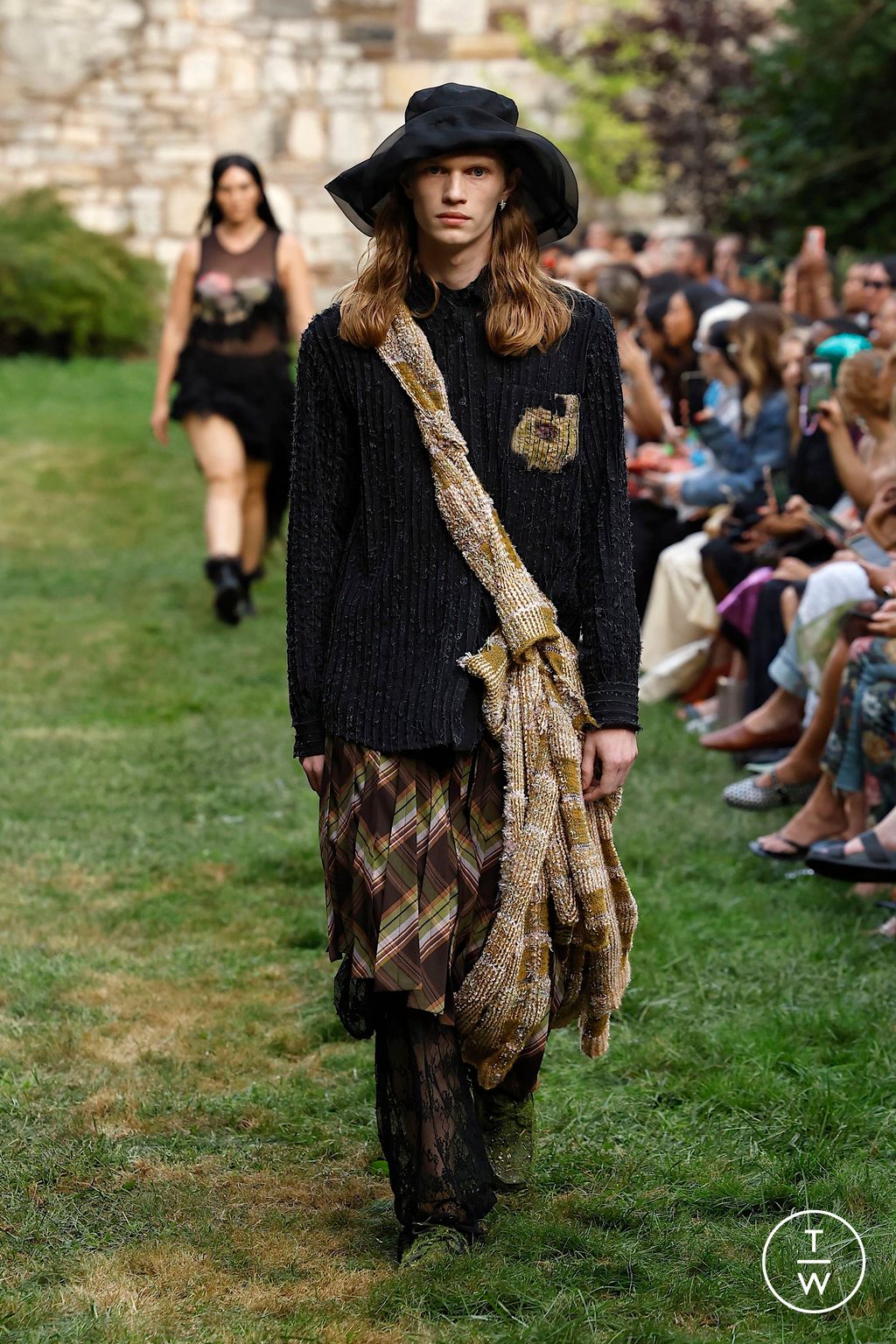 Fashion Week New York Spring/Summer 2025 look 32 from the Collina Strada collection womenswear