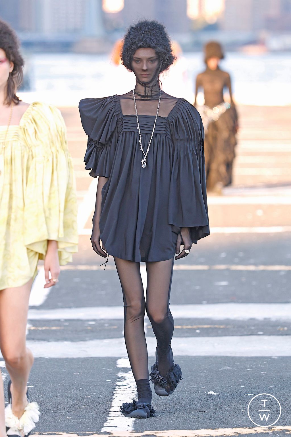 Fashion Week New York Spring/Summer 2026 look 35 de la collection Collina Strada womenswear