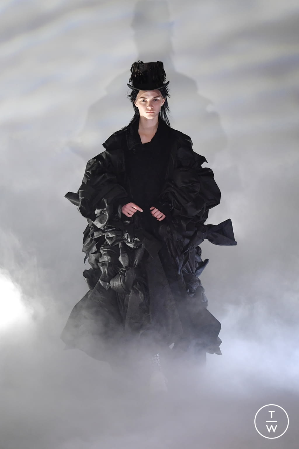 Fashion Week Paris Fall/Winter 2021 look 17 de la collection Comme des Garçons womenswear