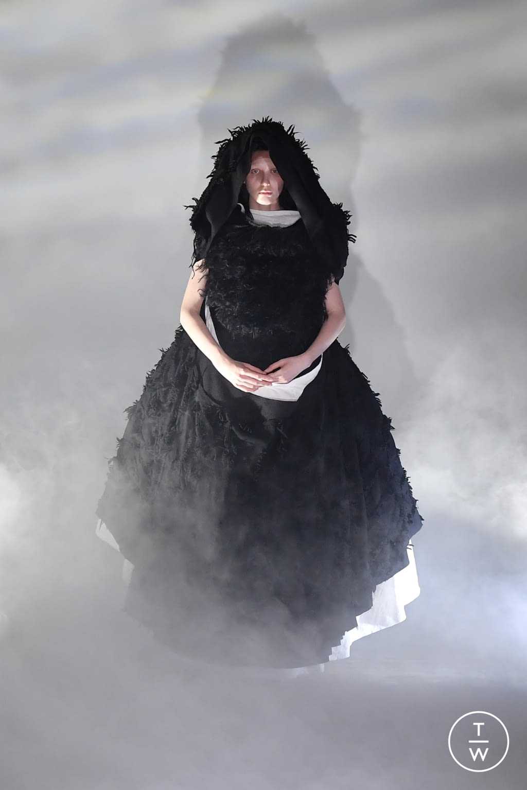 Fashion Week Paris Fall/Winter 2021 look 18 from the Comme des Garçons collection womenswear