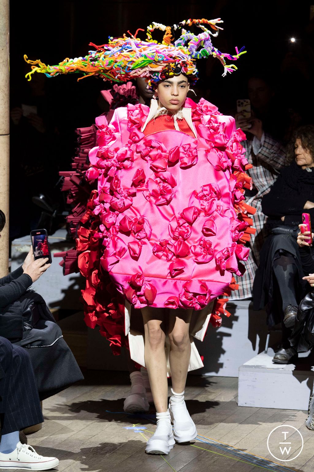 Fashion Week Paris Fall/Winter 2023 look 7 from the Comme des Garçons collection 女装