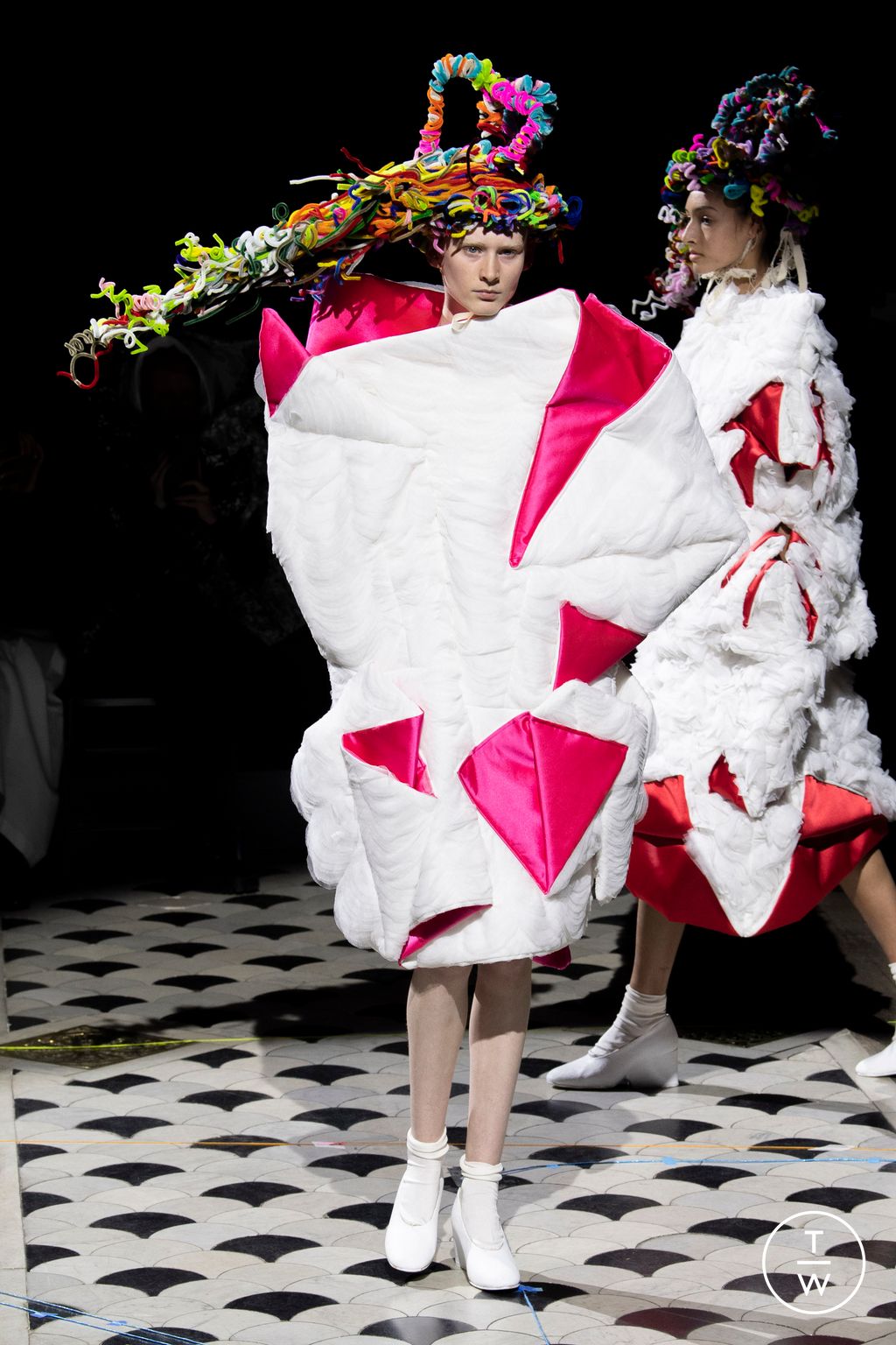 Fashion Week Paris Fall/Winter 2023 look 15 from the Comme des Garçons collection 女装