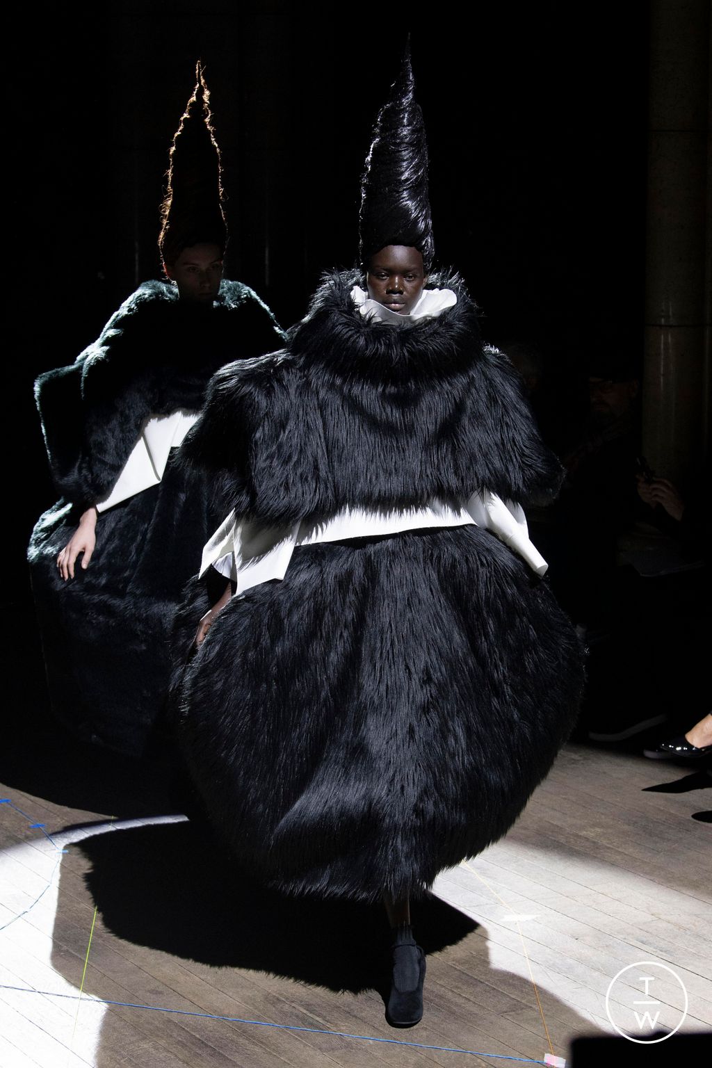Fashion Week Paris Fall/Winter 2023 look 17 de la collection Comme des Garçons womenswear