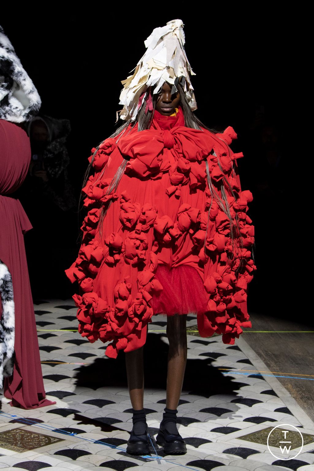 Fashion Week Paris Fall/Winter 2023 look 19 de la collection Comme des Garçons womenswear