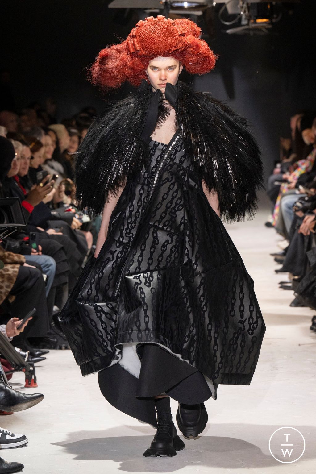 Fashion Week Paris Fall/Winter 2024 look 10 de la collection Comme des Garçons womenswear