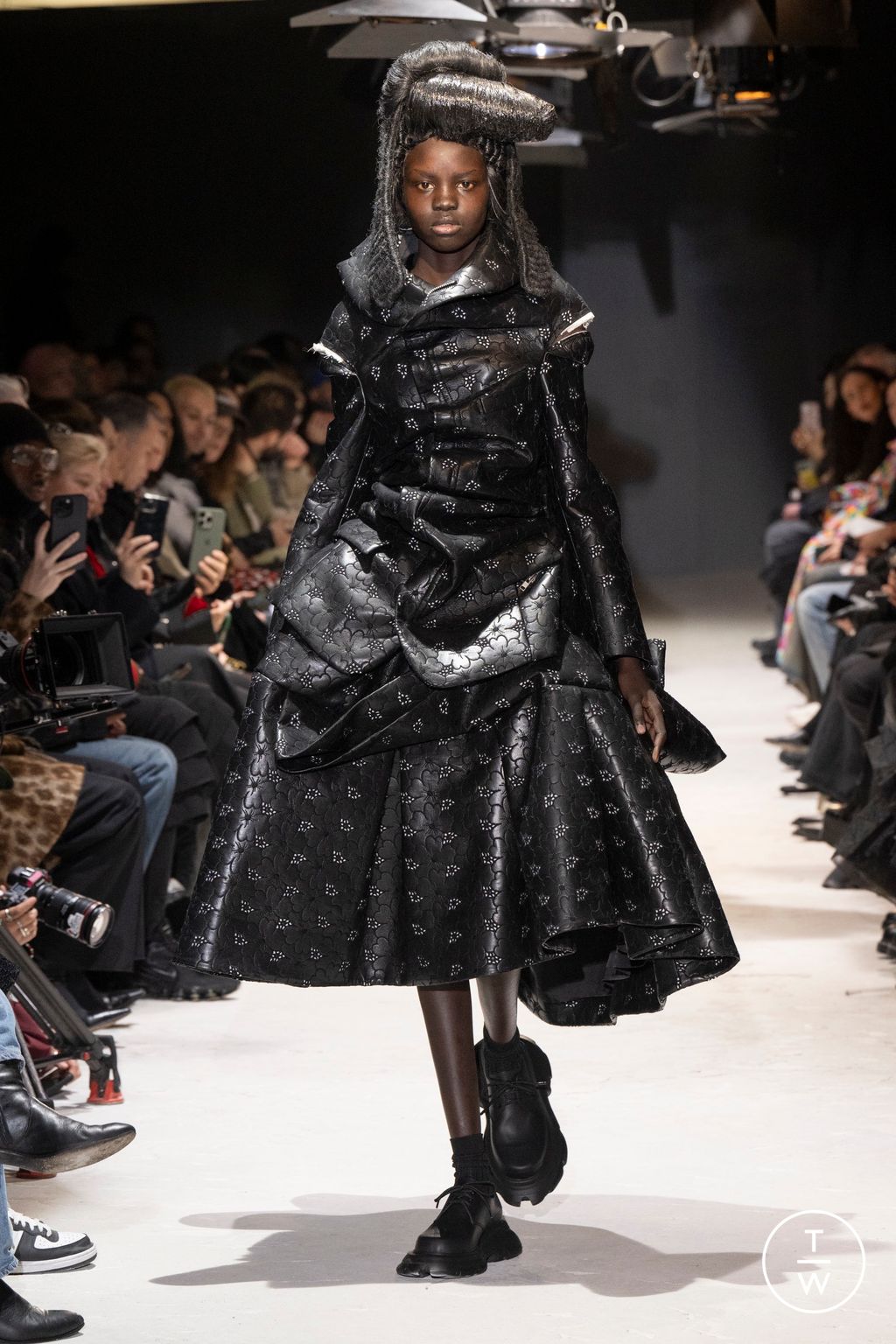 Fashion Week Paris Fall/Winter 2024 look 12 de la collection Comme des Garçons womenswear