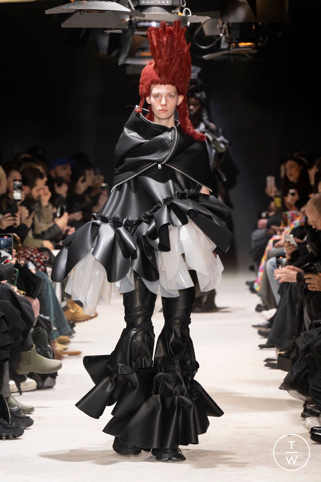 Fashion Week Paris Fall/Winter 2024 look 13 de la collection Comme des Garçons womenswear