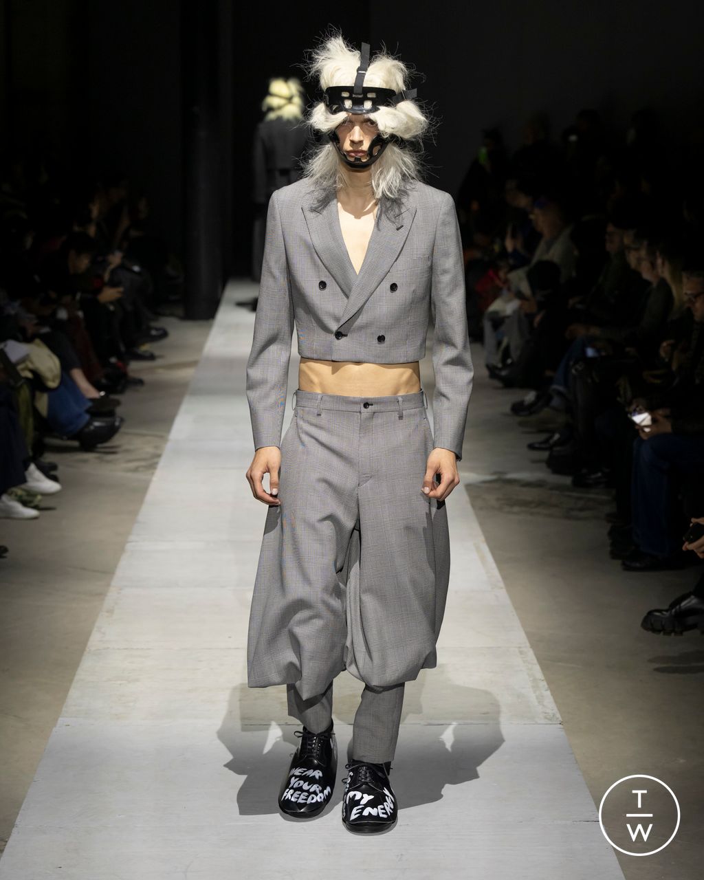 Fashion Week Paris Fall/Winter 2026 look 8 from the Comme des Garçons Homme Plus collection menswear