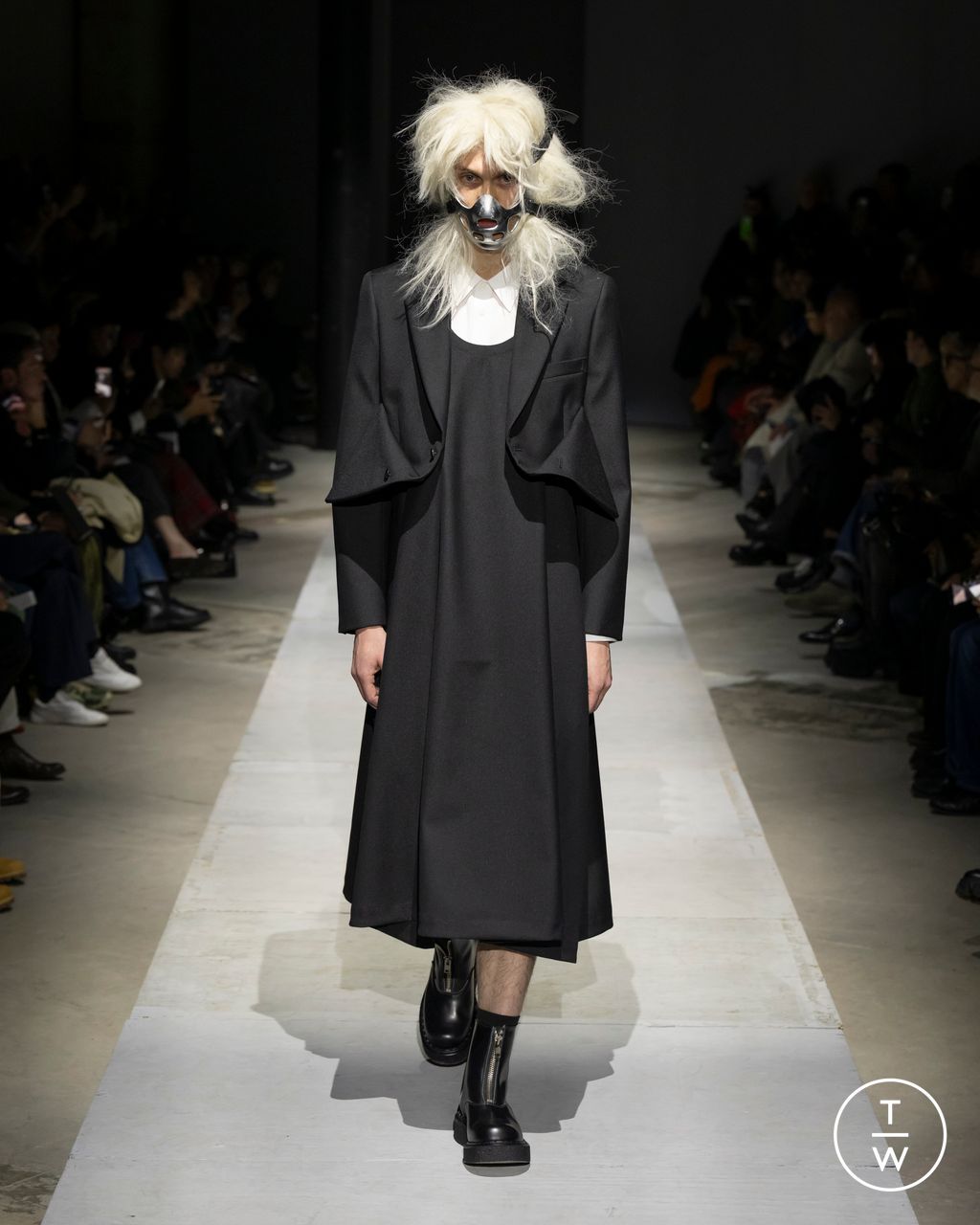 Fashion Week Paris Fall/Winter 2026 look 11 from the Comme des Garçons Homme Plus collection menswear