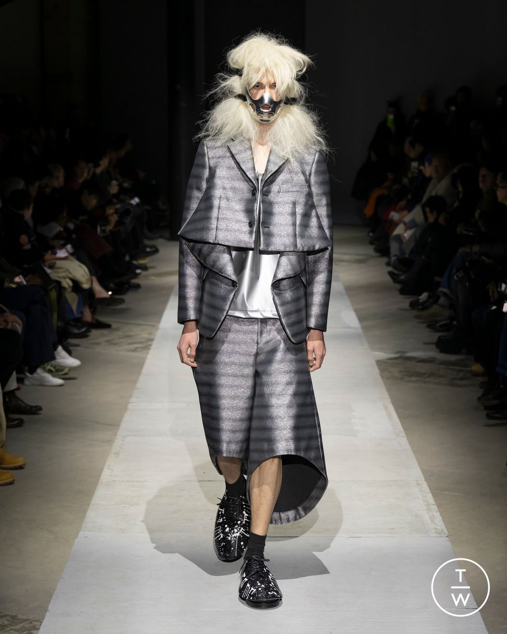 Fashion Week Paris Fall/Winter 2026 look 14 from the Comme des Garçons Homme Plus collection menswear