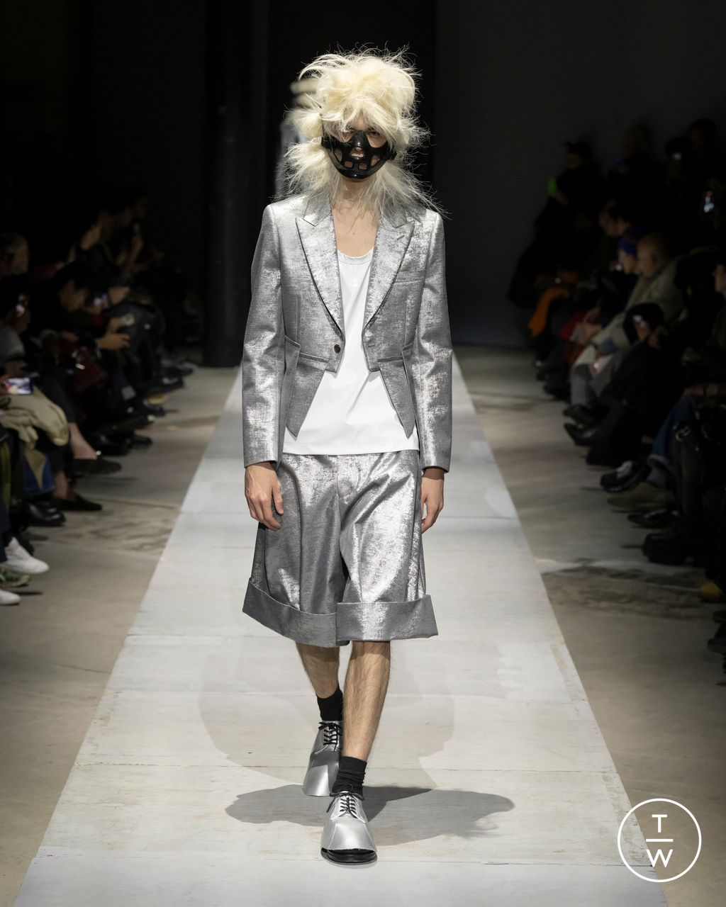 Fashion Week Paris Fall/Winter 2026 look 15 from the Comme des Garçons Homme Plus collection menswear