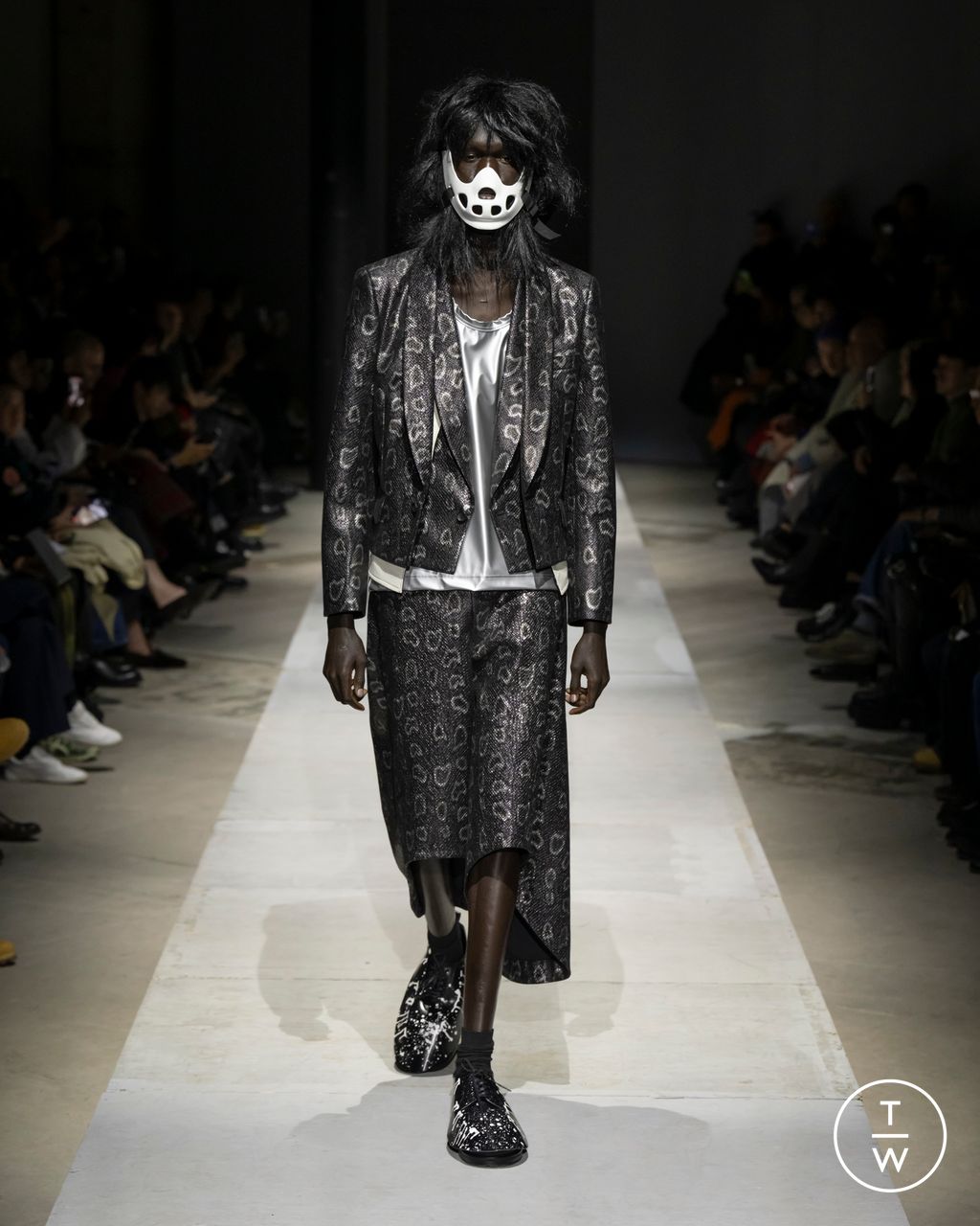 Fashion Week Paris Fall/Winter 2026 look 16 from the Comme des Garçons Homme Plus collection menswear