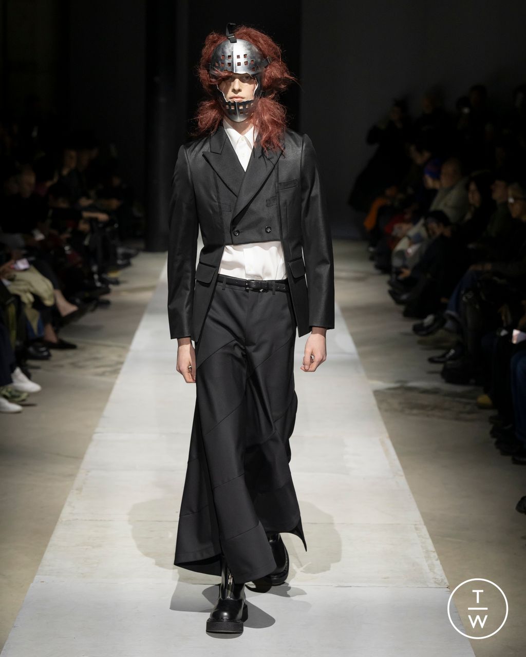 Fashion Week Paris Fall/Winter 2026 look 17 from the Comme des Garçons Homme Plus collection menswear