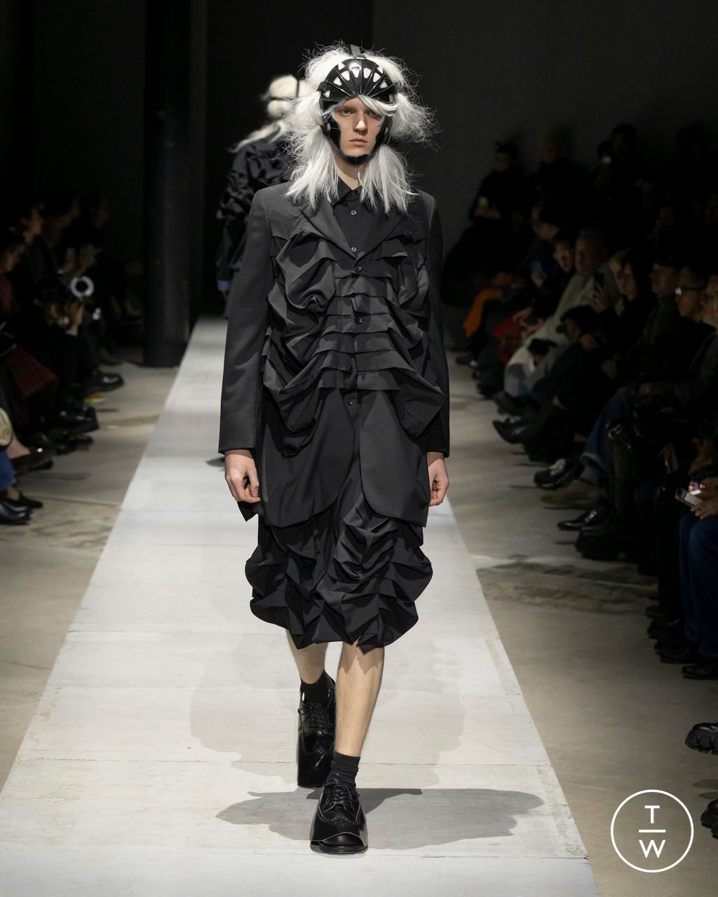 Fashion Week Paris Fall/Winter 2026 look 22 from the Comme des Garçons Homme Plus collection 男装