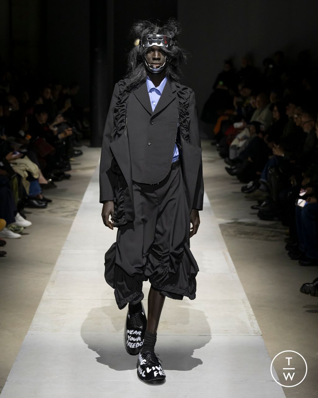Fashion Week Paris Fall/Winter 2026 look 24 from the Comme des Garçons Homme Plus collection menswear