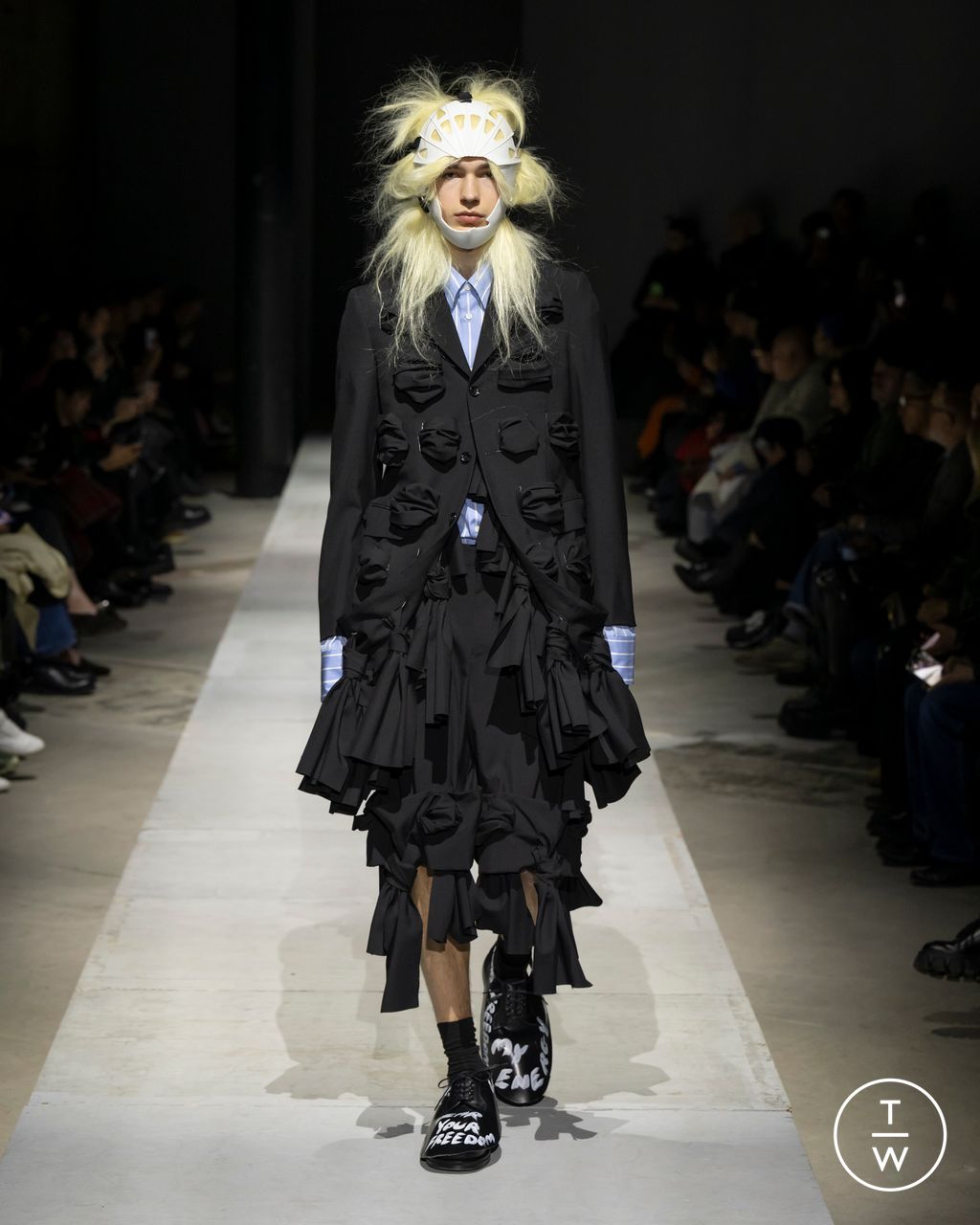 Fashion Week Paris Fall/Winter 2026 look 25 from the Comme des Garçons Homme Plus collection 男装