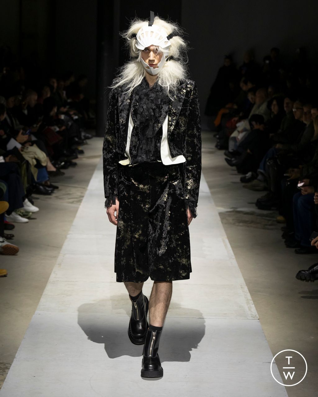 Fashion Week Paris Fall/Winter 2026 look 29 from the Comme des Garçons Homme Plus collection 男装