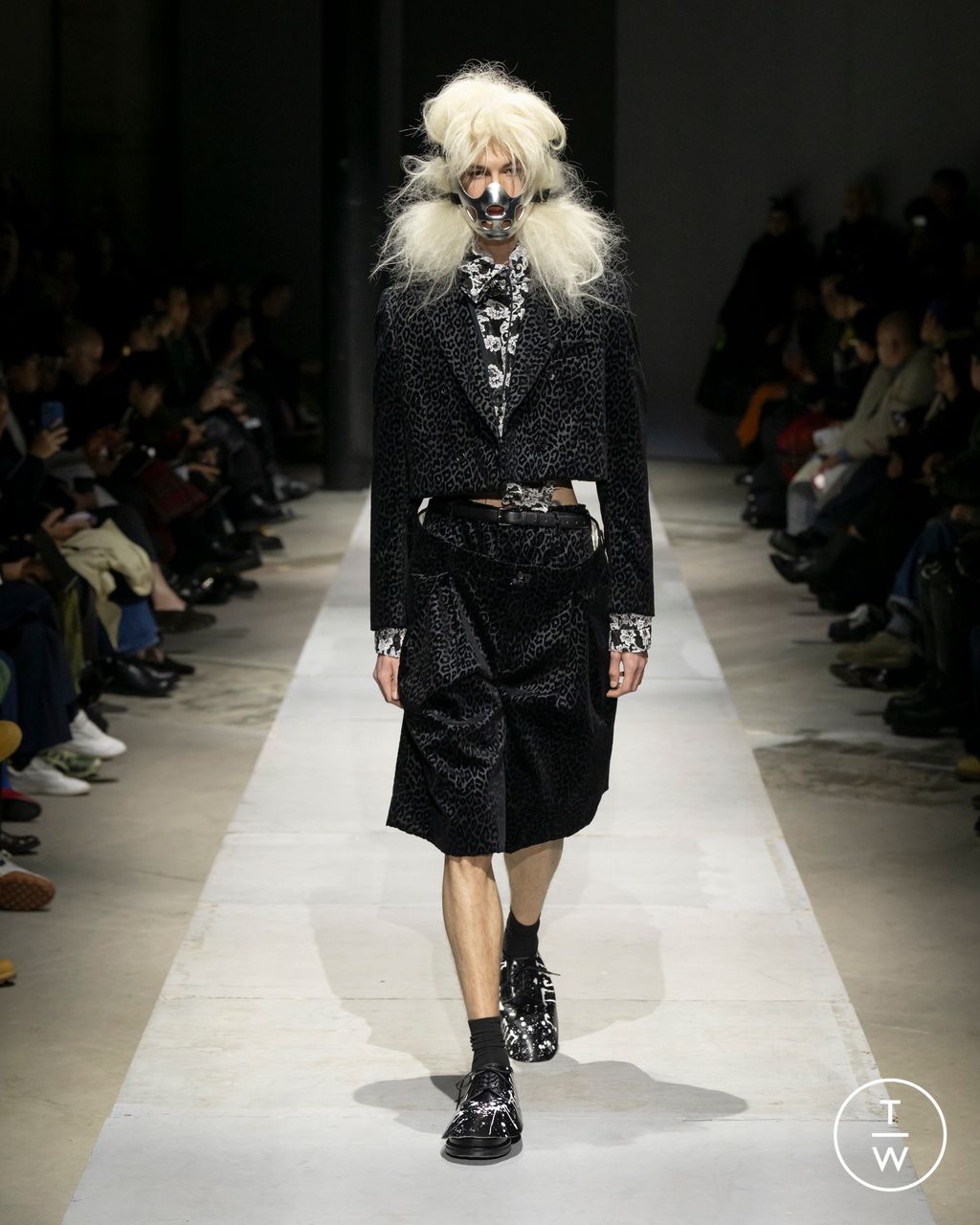 Fashion Week Paris Fall/Winter 2026 look 32 from the Comme des Garçons Homme Plus collection menswear