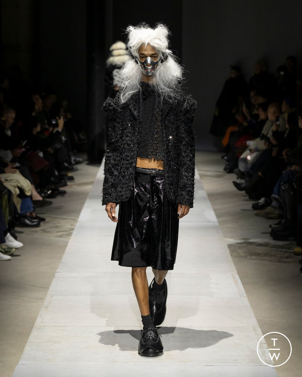 Fashion Week Paris Fall/Winter 2026 look 33 from the Comme des Garçons Homme Plus collection menswear